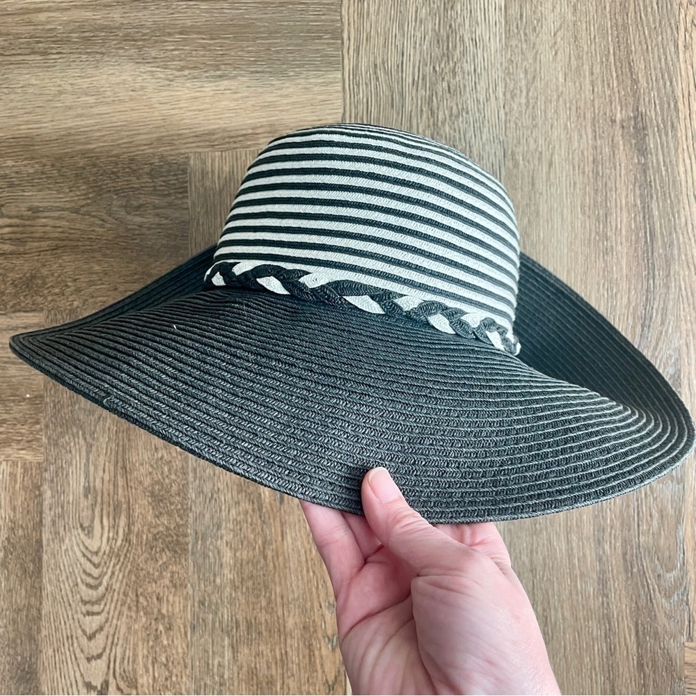 San Diego Hat Company Sun Hat Black White Stripes Silvertone Hardware